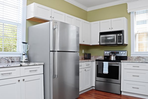 House, 1 King Bed with Sofa bed (Barefoot Cottage B49 - Seabbatical) | Private kitchen