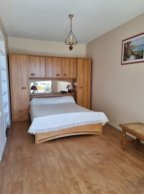 1 bedroom, iron/ironing board, WiFi