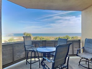 Outdoor dining - Sandpiper 204 | Luxe Design, Spectacular Views (Tybee Island)