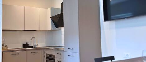 Refrigerador, horno, parrilla de estufa y lavavajillas