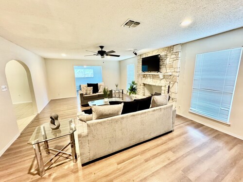 Harper Valley Hideaway  Peaceful & Central