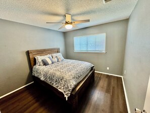 3 bedrooms, WiFi, bed sheets, wheelchair access