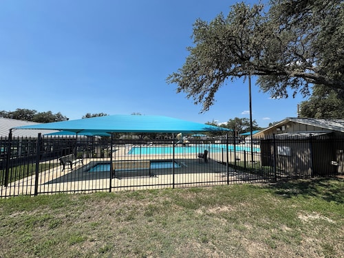 Harper Valley Hideaway  Peaceful & Central