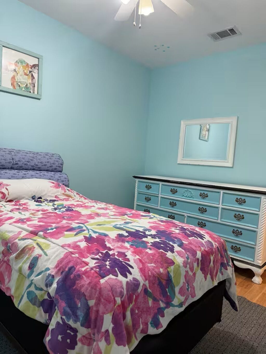 7 bedrooms, WiFi, bed sheets