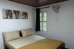 3 bedrooms, internet - Ann's Hill Stay, serene location near Munnar (Parathode)