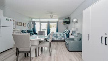 1 bedroom, WiFi, bed sheets