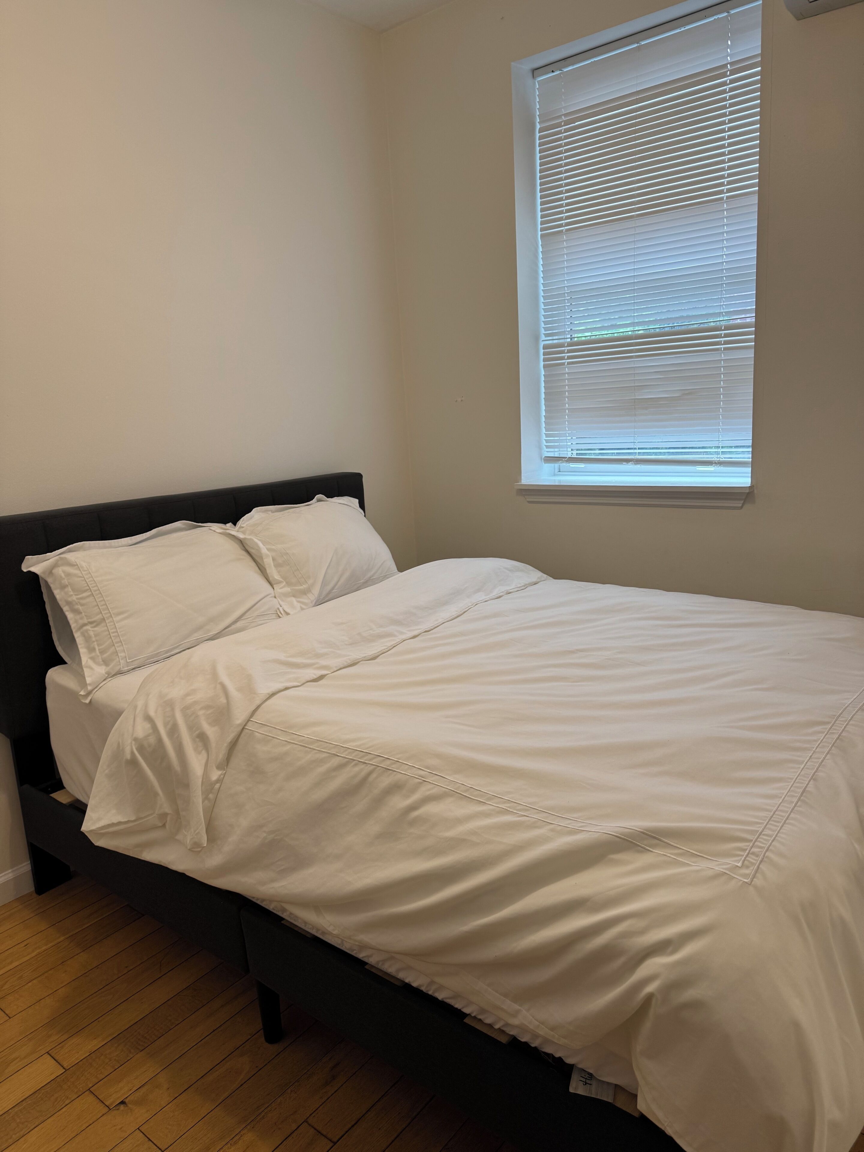 3 chambres, fer et planche à repasser, Wi-Fi, draps fournis