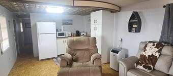 Waterfront Cabin on Toledo Bend Lake - minutes from the water.