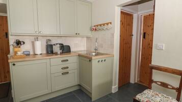 Køkkentøj/tallerkener/redskaber