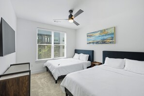 2 bedrooms, desk, iron/ironing board, free WiFi - G336 Stylish Condo w/ Pool & Gym by Traveller's Comfort in Downtown Fort Worth (Fort Worth)