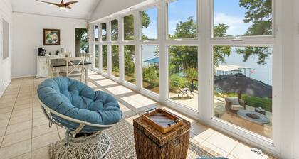 Wild Sun Retreat- Waterfront, firepit, Kayak, lily pad, pet friendly with fee