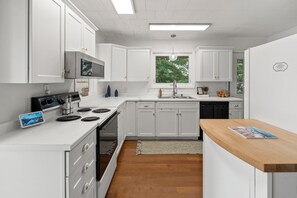 Microwave, oven, stovetop, dishwasher