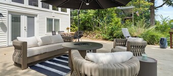 Wild Sun Retreat- Waterfront, firepit, Kayak, lily pad, pet friendly with fee