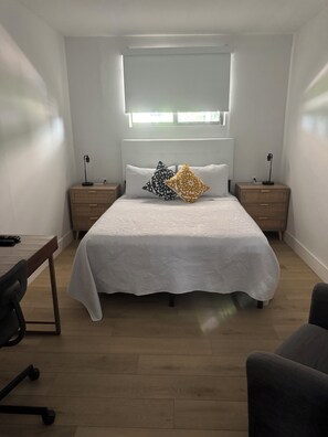 1 غرفة نوم ومكواة/لوح كي وواي فاي وملاءات أسرّة