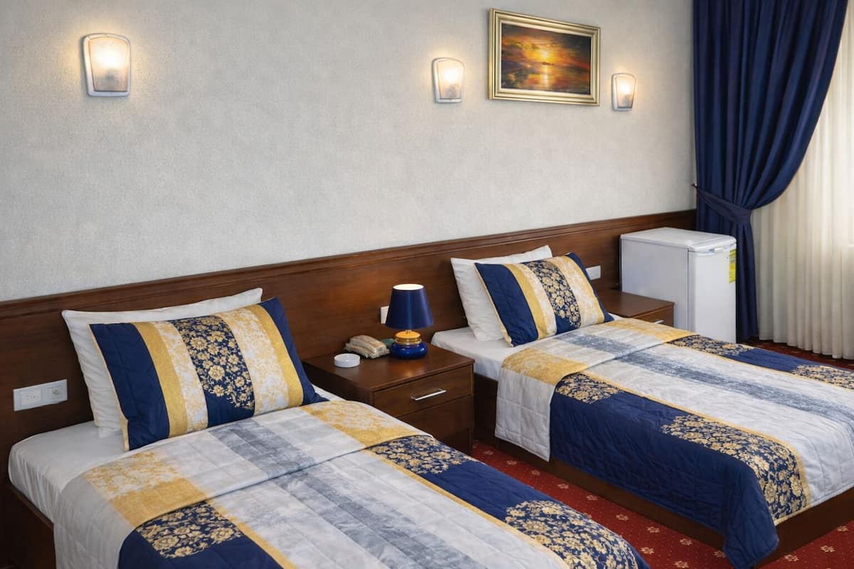 เครื่องนอนระดับพรีเมียม, โต๊ะทำงาน, พื้นที่ทำงานแบบใช้แล็ปท็อป