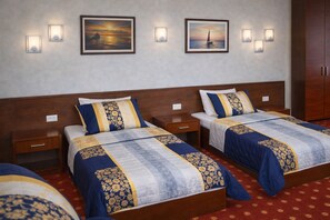 Triple Room | Premium bedding, desk, laptop workspace, bed sheets - Salran Otel (Mardin)