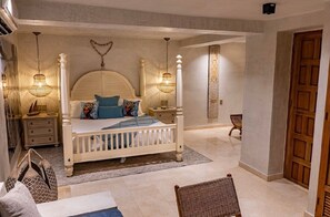 6 عدّة غرف نوم ومكواة/لوح كي وواي فاي وملاءات أسرّة