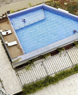 Pool - 15 minutes to Nairobi CBD with great views of Nairobi city and the National park (Nairobi)