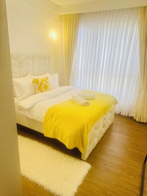 2 bedrooms, iron/ironing board, WiFi, bed sheets - 15 minutes to Nairobi CBD with great views of Nairobi city and the National park (Nairobi)