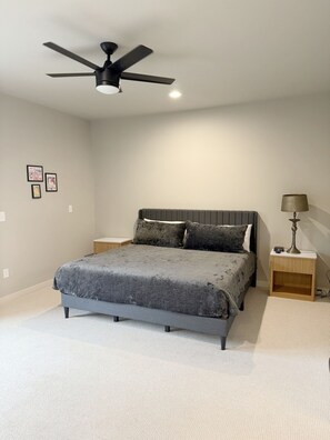 2 bedrooms, desk, iron/ironing board, free WiFi
