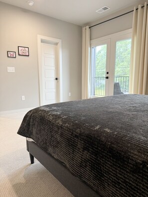 2 bedrooms, desk, iron/ironing board, free WiFi