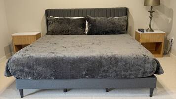 2 bedrooms, desk, iron/ironing board, free WiFi