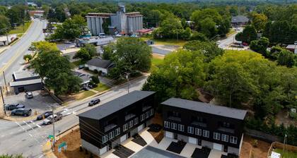 Tigers Friends! 18 mls to Clemson, 737 mls to NYC 2 BD 2.5 Bath