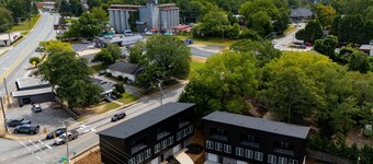 Tigers Friends! 18 mls to Clemson, 737 mls to NYC 2 BD 2.5 Bath