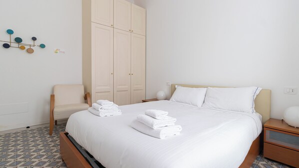 2 bedrooms, iron/ironing board, free WiFi, bed sheets