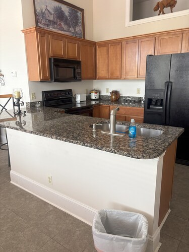  2-bedroom apartment in Lorain