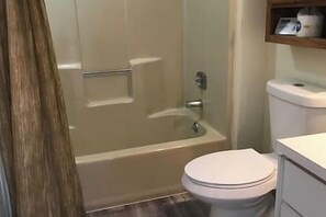 Towels, toilet paper - Unit 222 Beautiful Cedar key (Cedar Key)