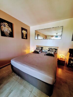 1 bedroom, iron/ironing board, travel crib, free WiFi - Ti Boubou Gwada Sea view Water tank Private parking (Saint-François)