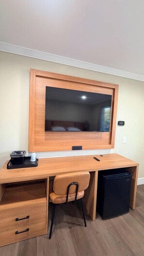 Desk, laptop workspace, free WiFi, bed sheets