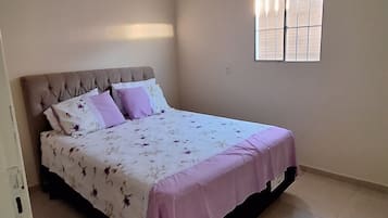 2 chambres, fer et planche Ă  repasser, Wi-Fi, draps fournis