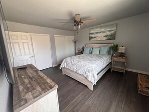 4 habitaciones, tabla de planchar con plancha, wifi y ropa de cama