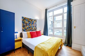 3 slaapkamers, een strijkplank/strijkijzer, reisbedje, wifi