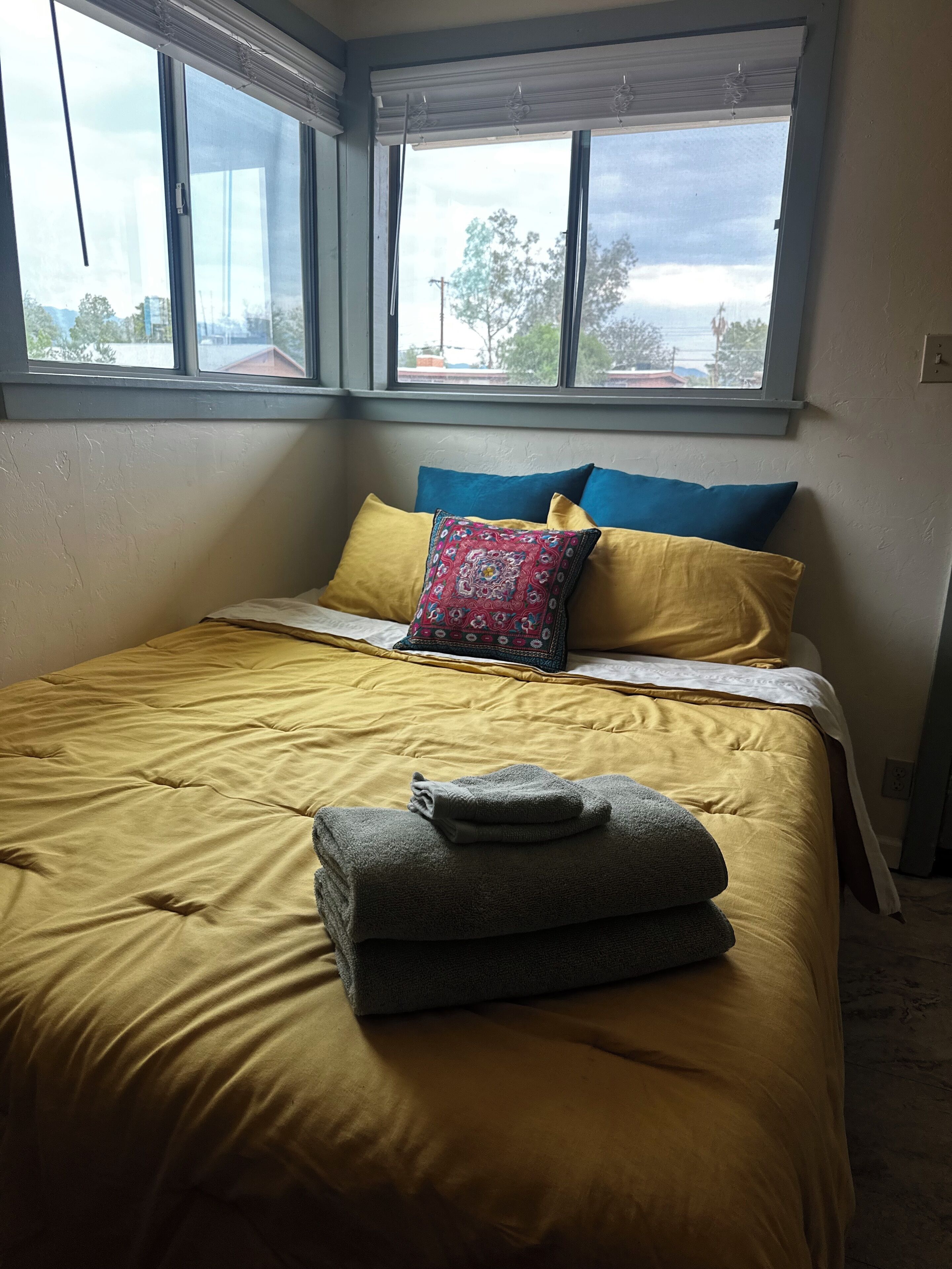 1 chambre, bureau, fer et planche à repasser, Wi-Fi gratuit