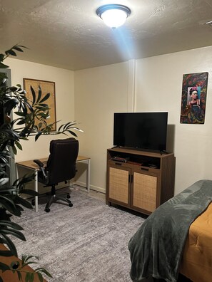 1 bedroom, desk, iron/ironing board, free WiFi