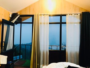 华丽双人房, 山景 | 办公桌、笔记本电脑工作区、免费 WiFi