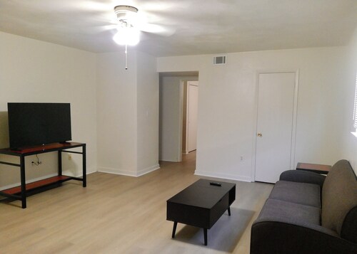 Charming 2-bedroom Apartment in Blacksburg