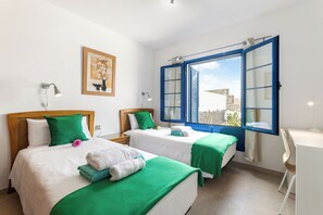 2 室のベッドルーム、アイロン / アイロン台、WiFi、ベッドシーツ