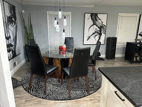 Modern-4bedroom Getaway