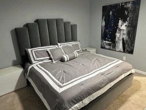 4 bedrooms, iron/ironing board, Internet, bed sheets
