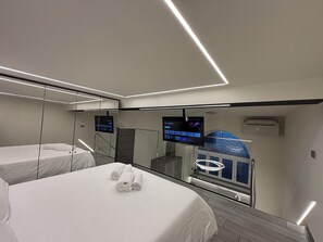 1 chambre, coffres-forts dans les chambres, fer et planche à repasser