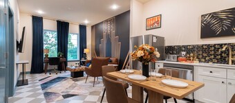 Stylish Spring Stay Near Bryan Cafés & Eats