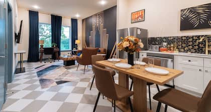 Cozy Winter Stay Near Downtown Bryan Cafés