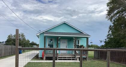 Charming cottage style home meticulously kept and perfectly situated in Rockport