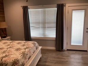 2 habitaciones, escritorio, tabla de planchar con plancha y wifi 