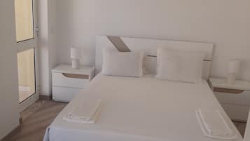 2 habitaciones, tabla de planchar con plancha, wifi y ropa de cama