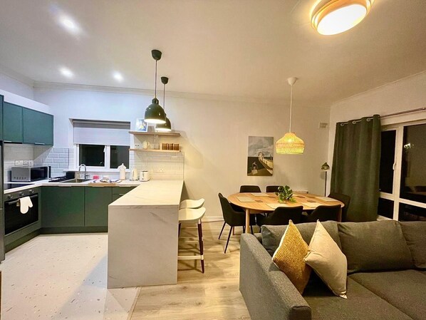 Interior - Stylish City Retreat - sleeps 6 (Galway)